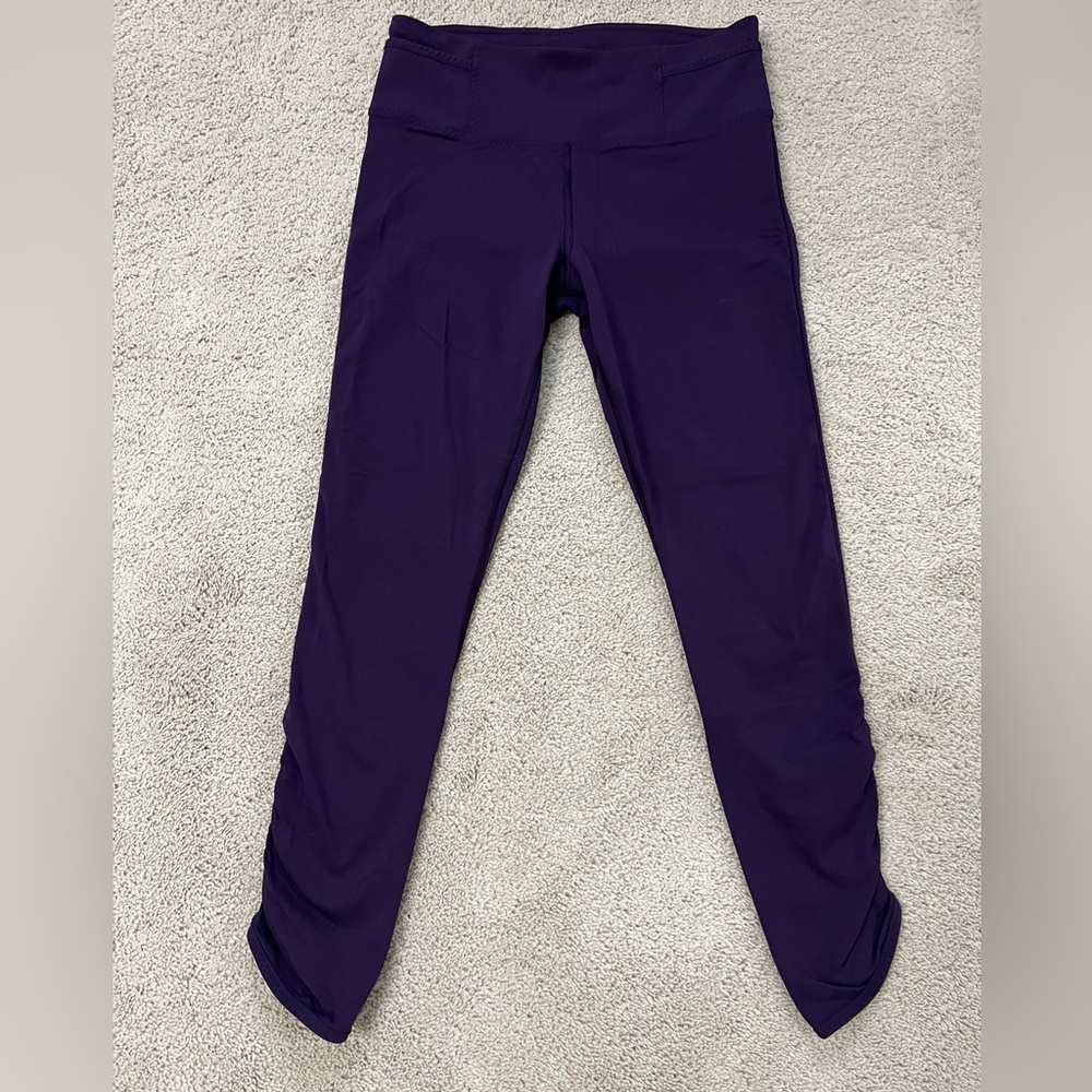 Lululemon purple leggings sz 6